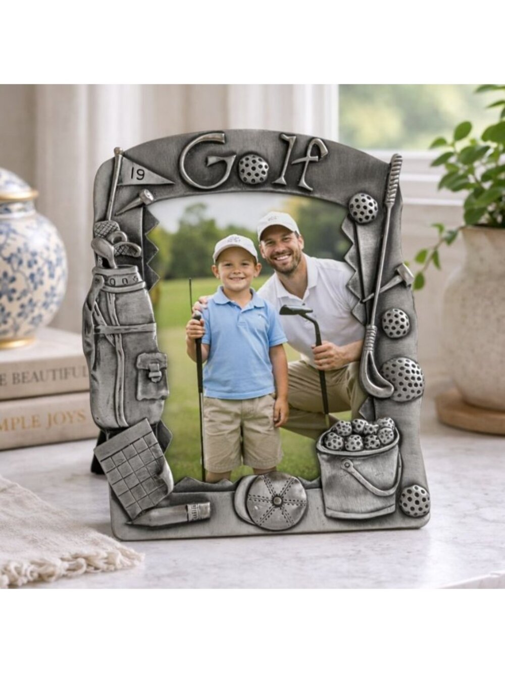 Pewter Golf-Themed 3.5" x 5" Picture Frame With Golf Bag & Accessories Design